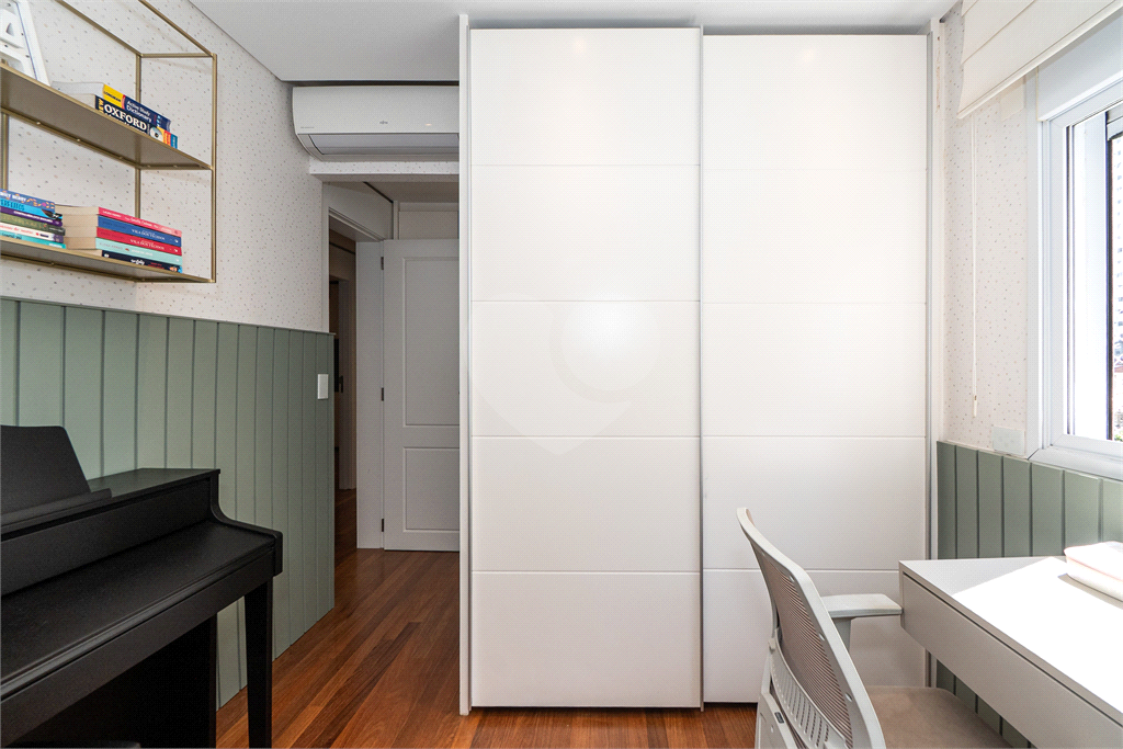 Apartamento para venda com 190 m², 3 suítes, 3 vagas na Vila Madalena-SP