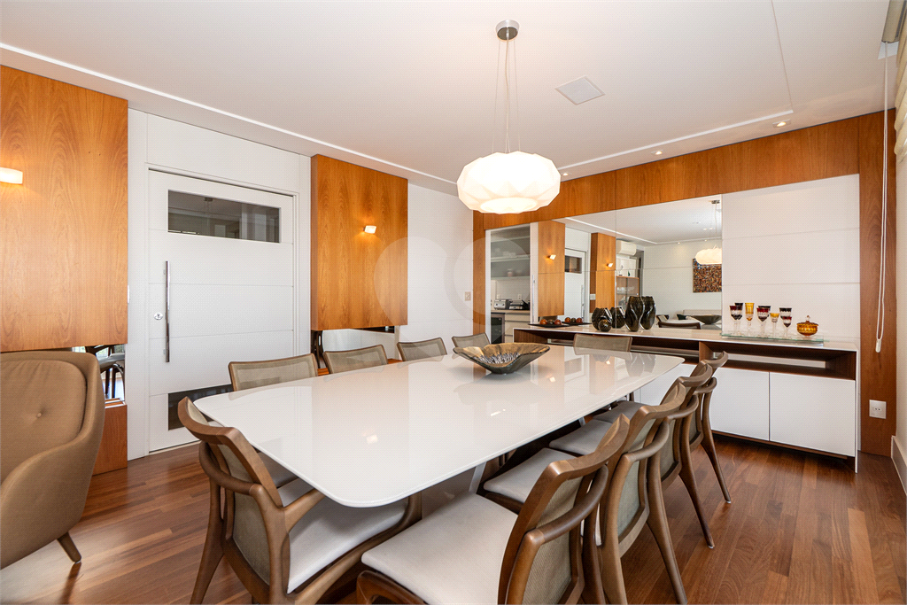 Apartamento para venda com 190 m², 3 suítes, 3 vagas na Vila Madalena-SP