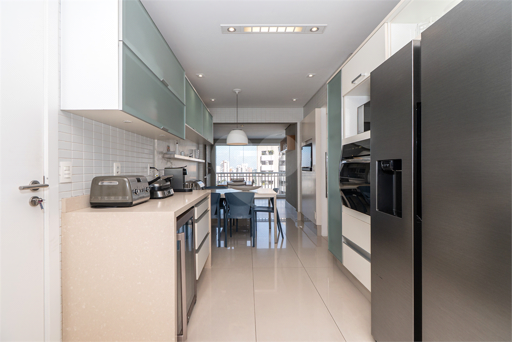 Apartamento para venda com 190 m², 3 suítes, 3 vagas na Vila Madalena-SP