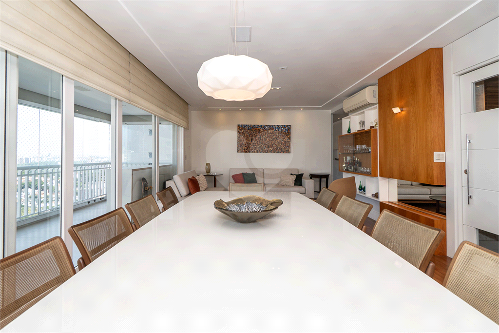 Apartamento para venda com 190 m², 3 suítes, 3 vagas na Vila Madalena-SP