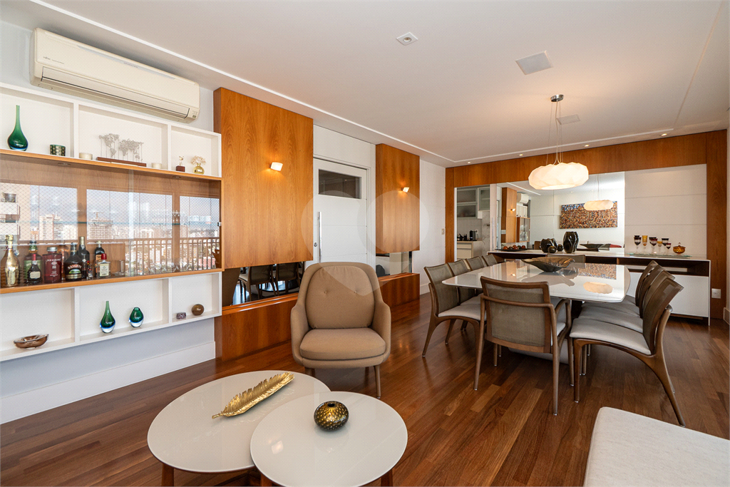 Apartamento para venda com 190 m², 3 suítes, 3 vagas na Vila Madalena-SP