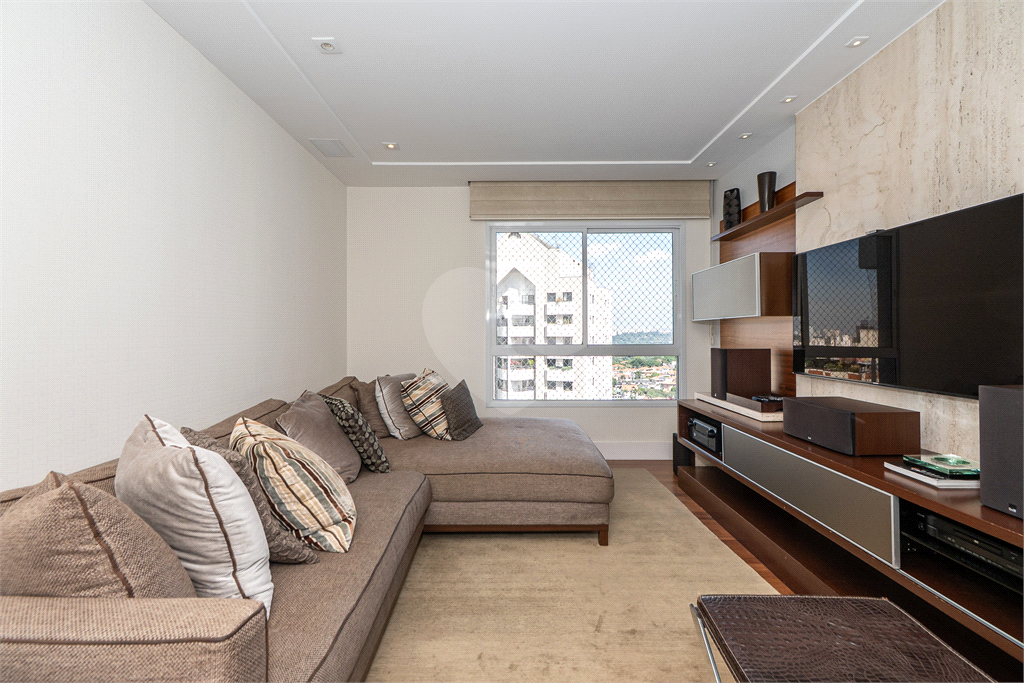 Apartamento para venda com 190 m², 3 suítes, 3 vagas na Vila Madalena-SP