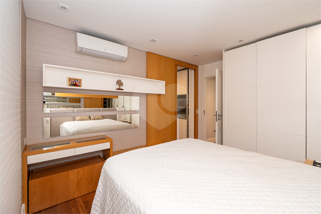 Apartamento para venda com 190 m², 3 suítes, 3 vagas na Vila Madalena-SP