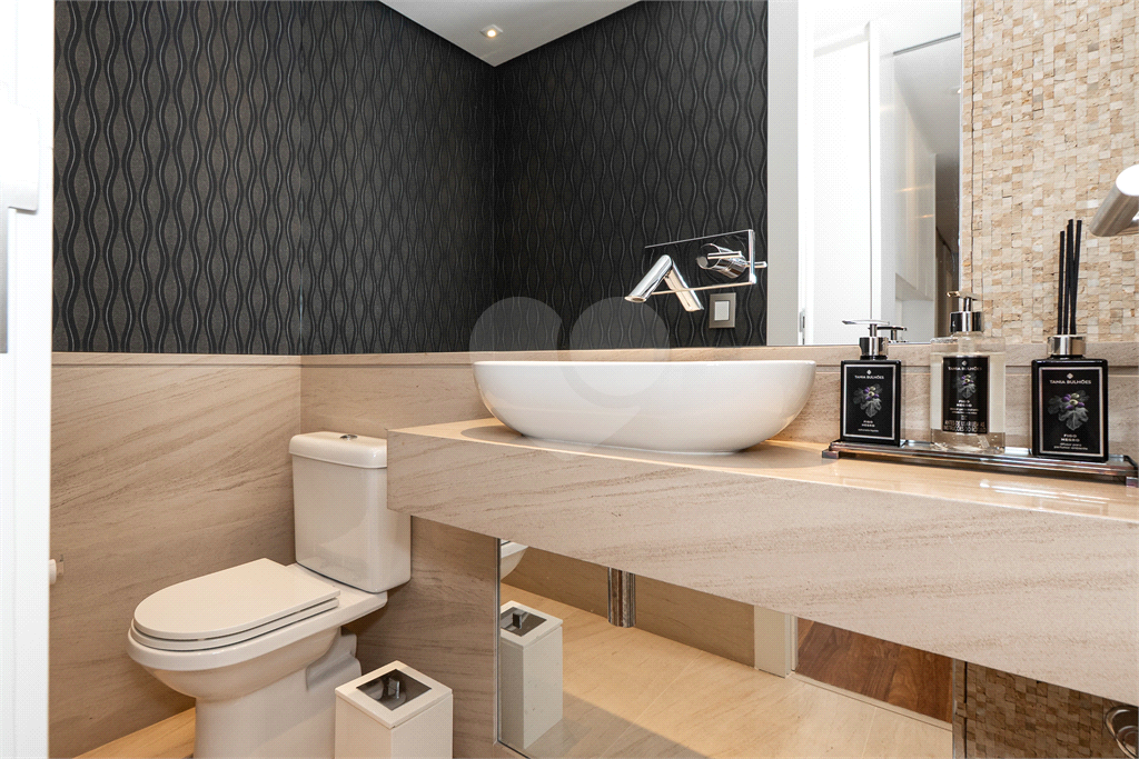 Apartamento para venda com 190 m², 3 suítes, 3 vagas na Vila Madalena-SP