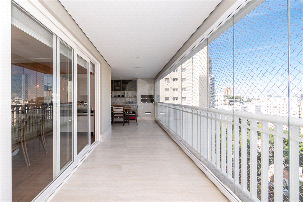 Apartamento para venda com 190 m², 3 suítes, 3 vagas na Vila Madalena-SP