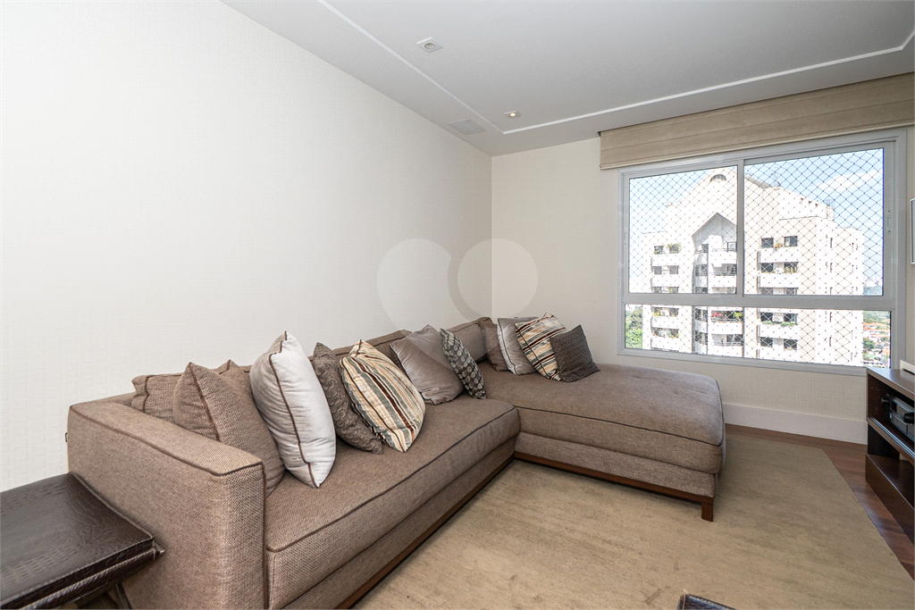 Apartamento para venda com 190 m², 3 suítes, 3 vagas na Vila Madalena-SP