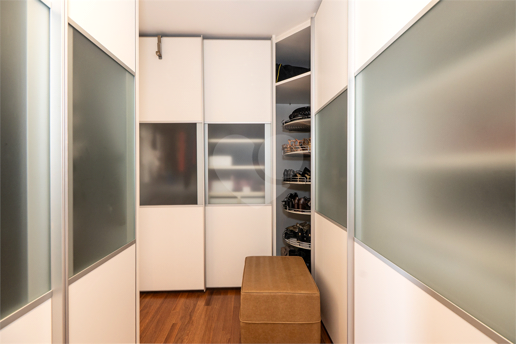 Apartamento para venda com 190 m², 3 suítes, 3 vagas na Vila Madalena-SP