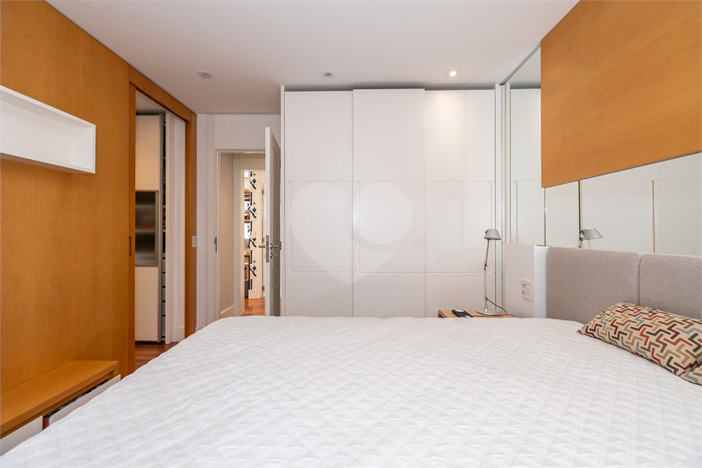 Apartamento para venda com 190 m², 3 suítes, 3 vagas na Vila Madalena-SP