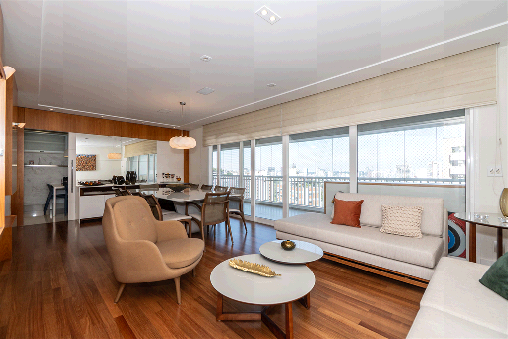 Apartamento para venda com 190 m², 3 suítes, 3 vagas na Vila Madalena-SP