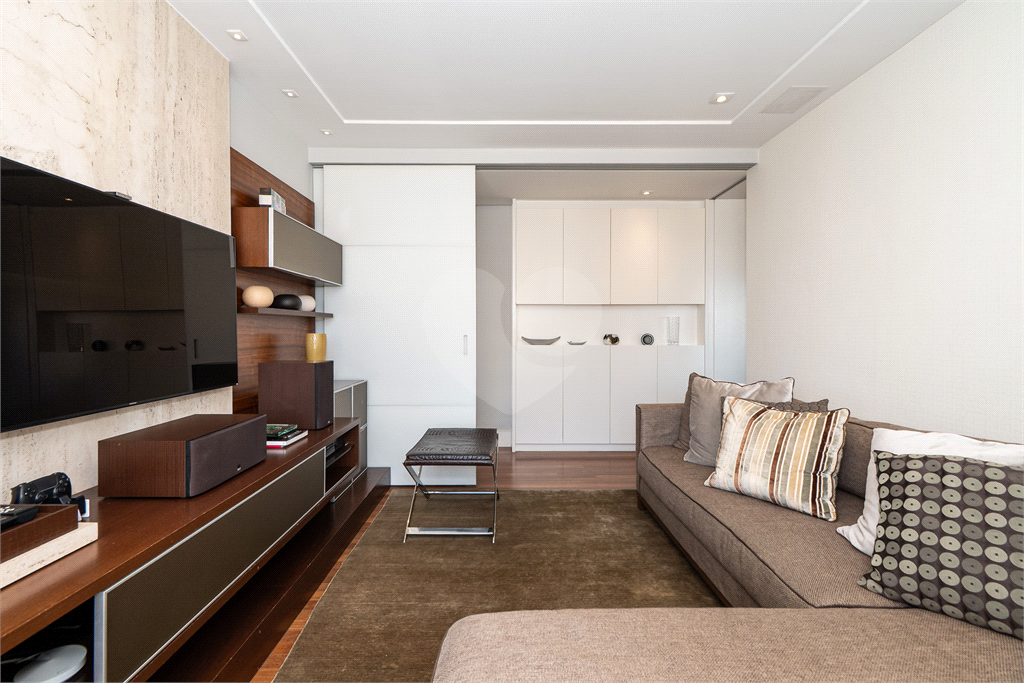 Apartamento para venda com 190 m², 3 suítes, 3 vagas na Vila Madalena-SP