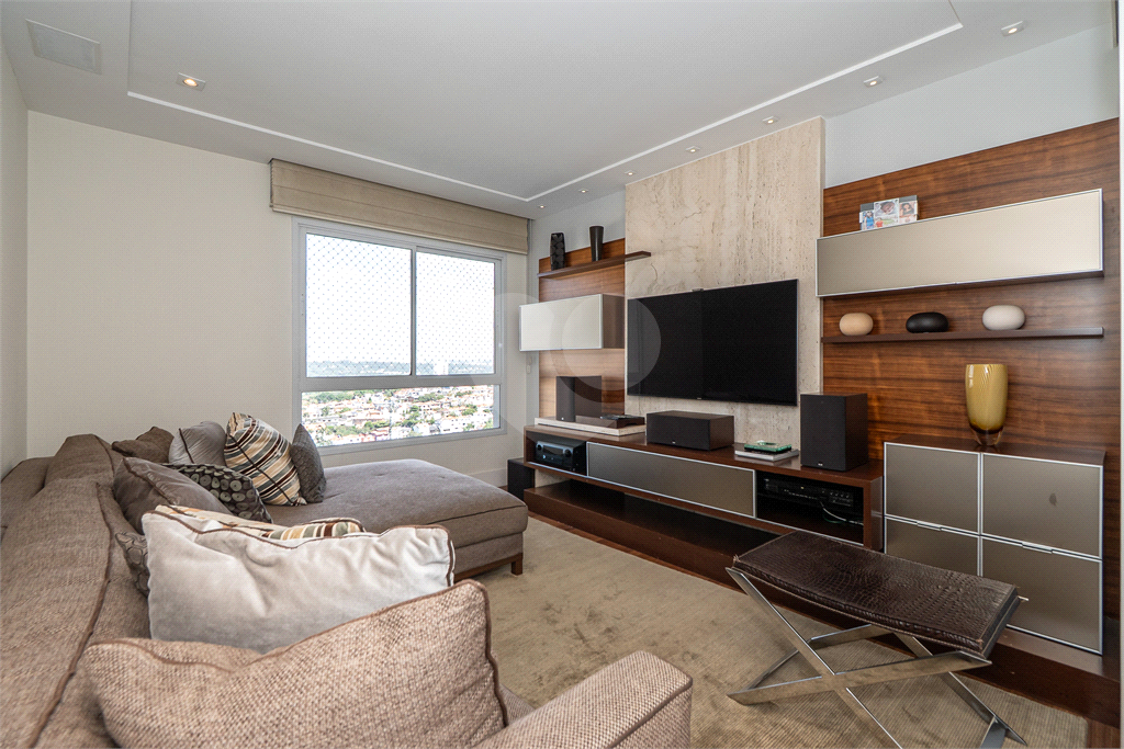 Apartamento para venda com 190 m², 3 suítes, 3 vagas na Vila Madalena-SP