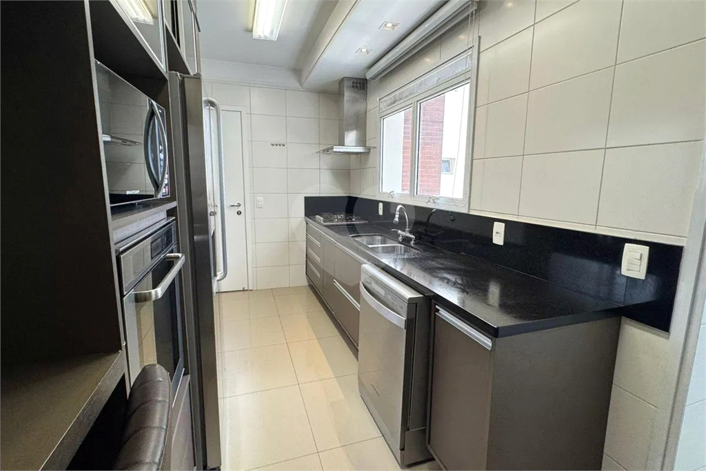 Apartamento Pompeia Locação 4 quartos, sendo 2 suites e 2 vagas de garagem 