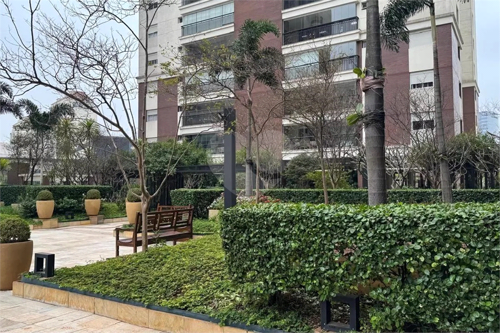 Apartamento Pompeia Locação 4 quartos, sendo 2 suites e 2 vagas de garagem 