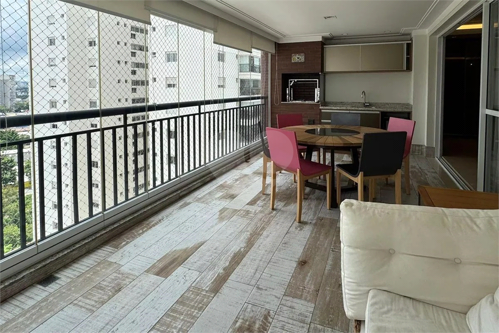 Apartamento Pompeia Locação 4 quartos, sendo 2 suites e 2 vagas de garagem 