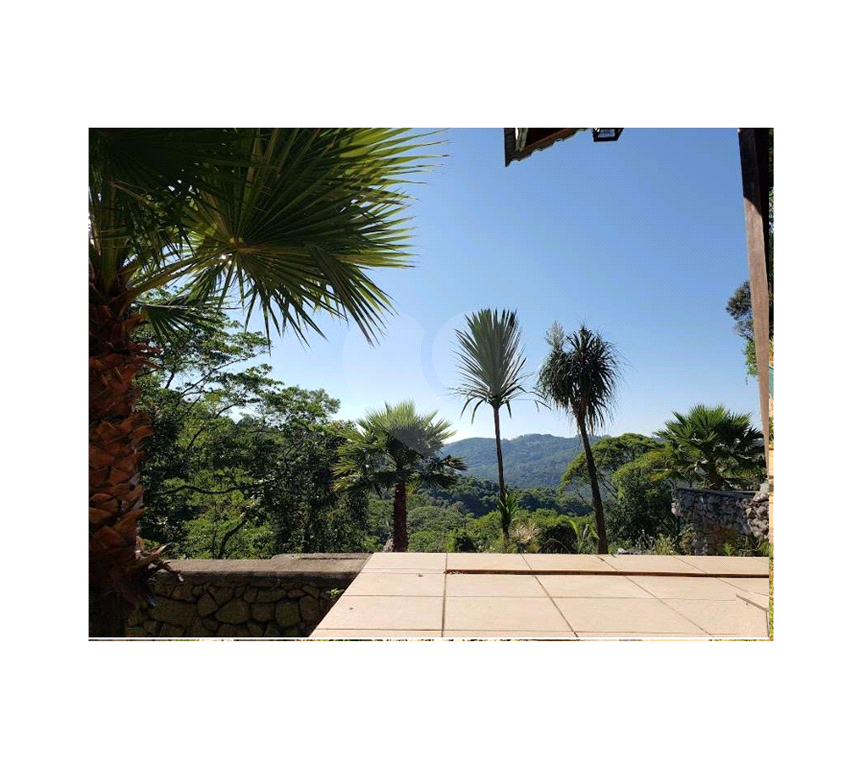 Casa na Serra da Cantareira com Vista Permanente | 2.500m² no Parque Suíça