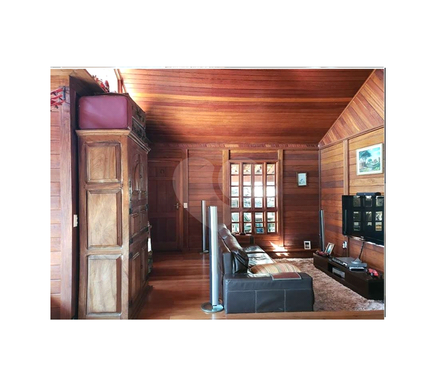 Casa na Serra da Cantareira com Vista Permanente | 2.500m² no Parque Suíça