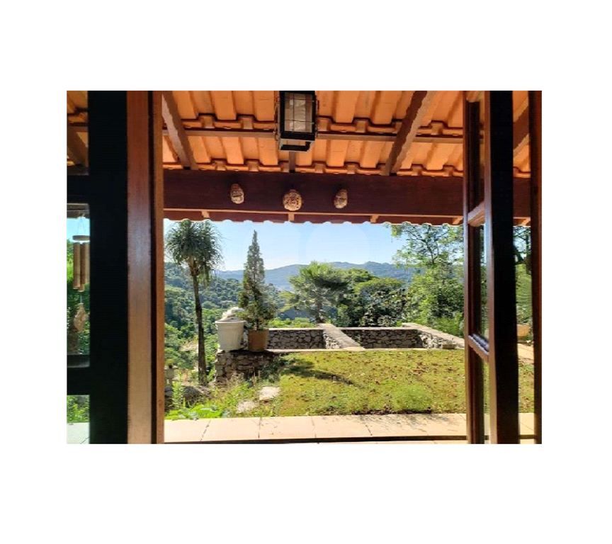 Casa na Serra da Cantareira com Vista Permanente | 2.500m² no Parque Suíça