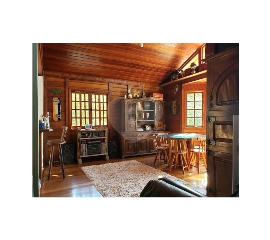 Casa na Serra da Cantareira com Vista Permanente | 2.500m² no Parque Suíça