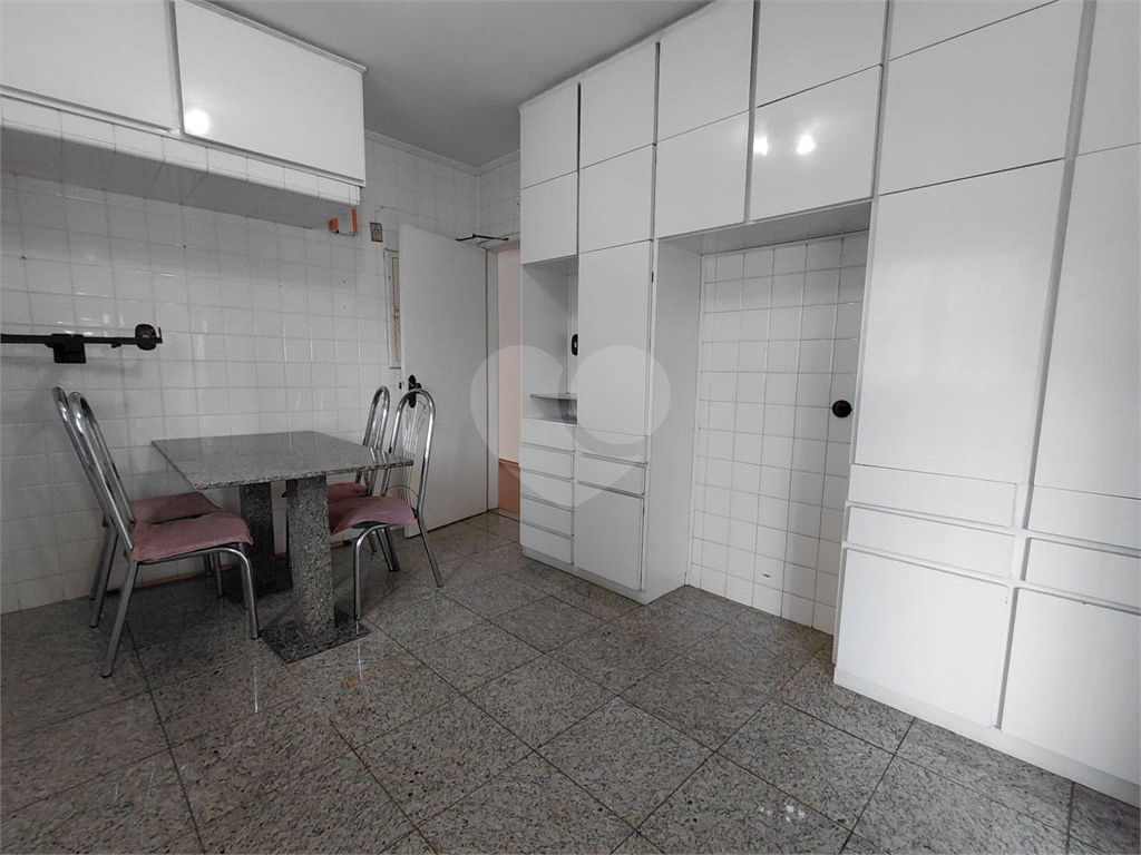 Imóvel 130m² sala de estar de 2 ambientes, 3 quartos, sendo 1 suíte e 2 vagas de garagem Perdizes.