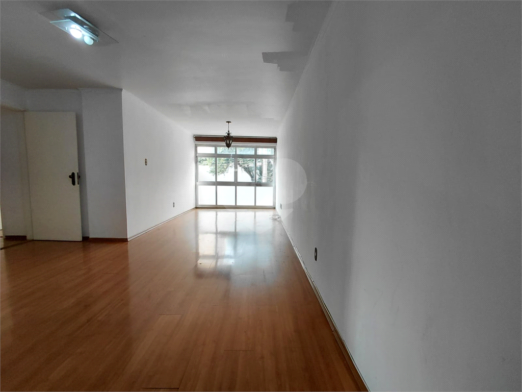 Imóvel 130m² sala de estar de 2 ambientes, 3 quartos, sendo 1 suíte e 2 vagas de garagem Perdizes.