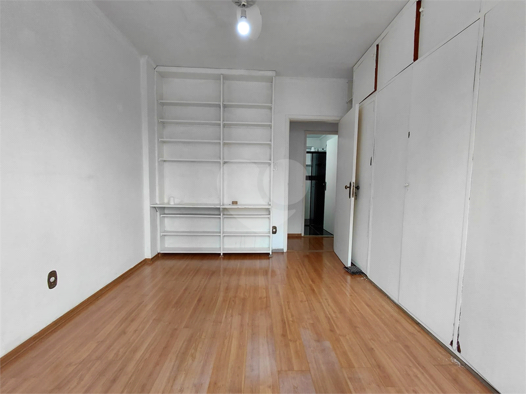 Imóvel 130m² sala de estar de 2 ambientes, 3 quartos, sendo 1 suíte e 2 vagas de garagem Perdizes.