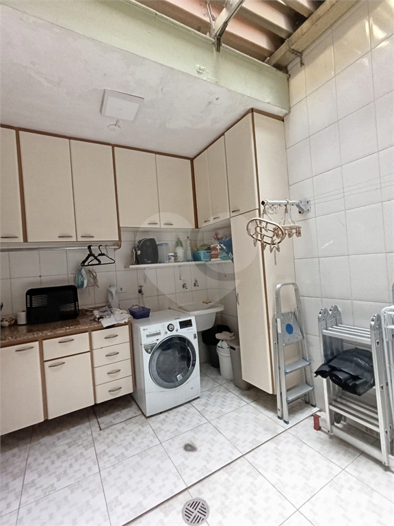 Excelente sobrado de 2 andares, muito bem distribuído para família grande. 