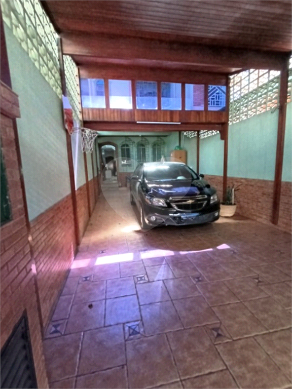 Excelente sobrado de 2 andares, muito bem distribuído para família grande. 