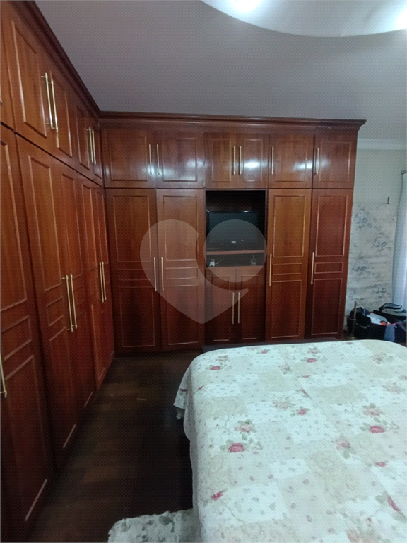 Excelente sobrado de 2 andares, muito bem distribuído para família grande. 