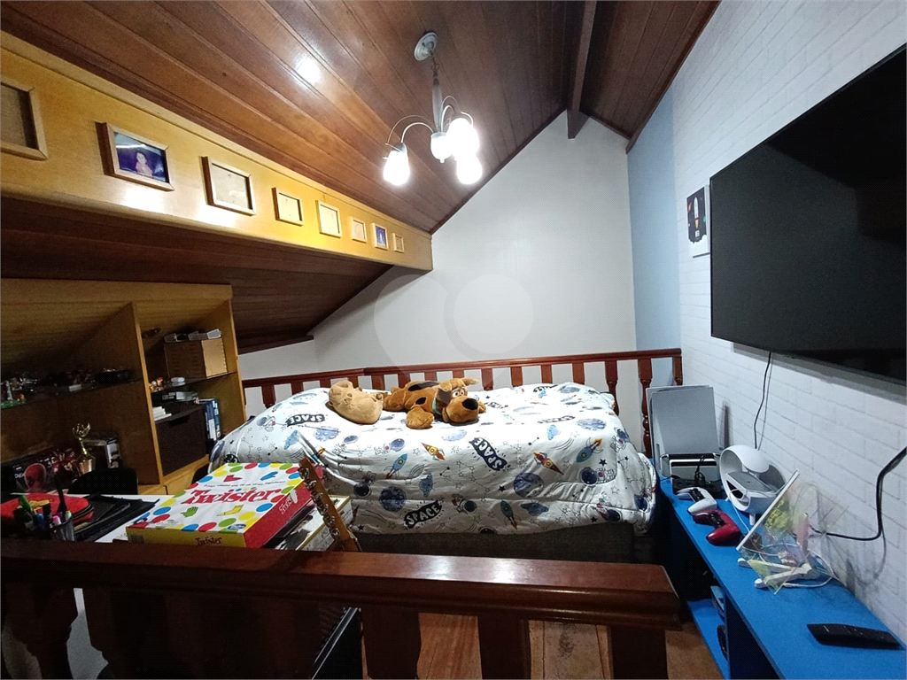 Excelente sobrado de 2 andares, muito bem distribuído para família grande. 