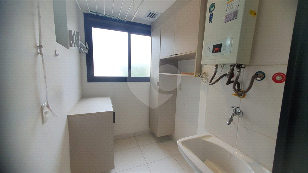 Apartamento 3 quartos (1 suíte) à venda em Pinheiros – 58m², andar alto, varanda, 1 vaga – pronto para morar