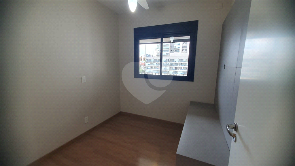Apartamento 3 quartos (1 suíte) à venda em Pinheiros – 58m², andar alto, varanda, 1 vaga – pronto para morar