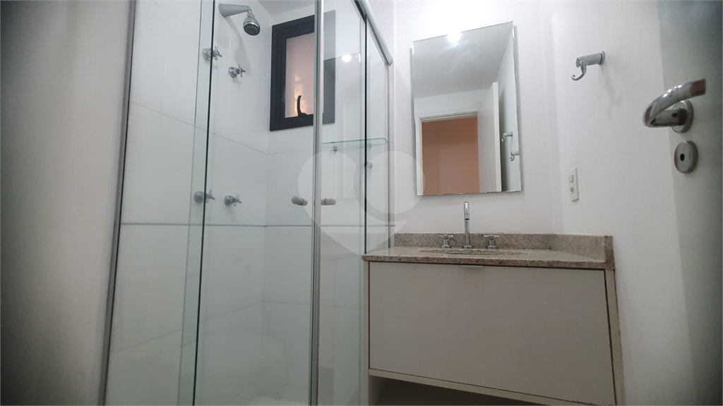 Apartamento 3 quartos (1 suíte) à venda em Pinheiros – 58m², andar alto, varanda, 1 vaga – pronto para morar