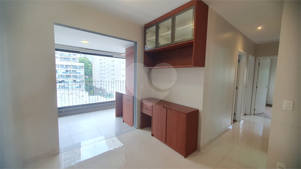 Apartamento 3 quartos (1 suíte) à venda em Pinheiros – 58m², andar alto, varanda, 1 vaga – pronto para morar
