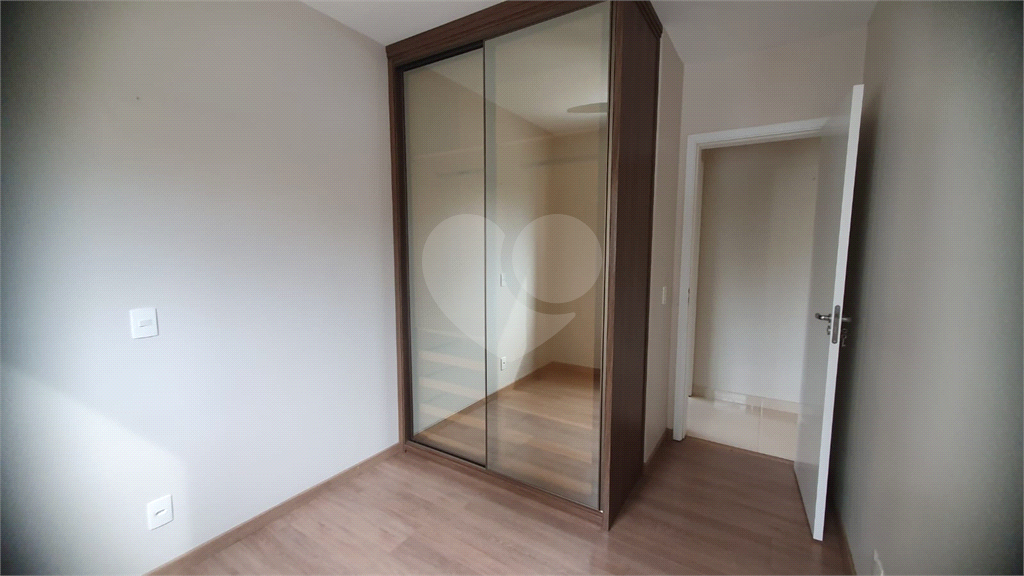 Apartamento 3 quartos (1 suíte) à venda em Pinheiros – 58m², andar alto, varanda, 1 vaga – pronto para morar