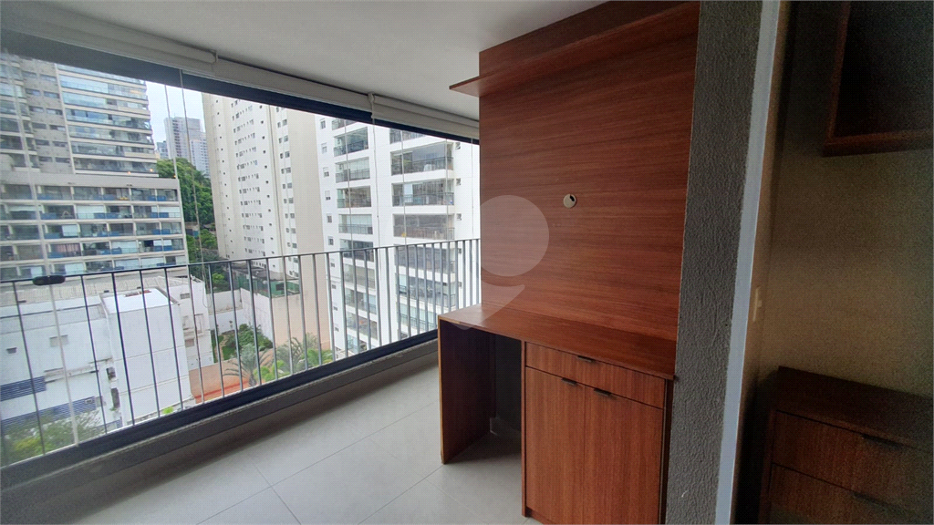 Apartamento 3 quartos (1 suíte) à venda em Pinheiros – 58m², andar alto, varanda, 1 vaga – pronto para morar