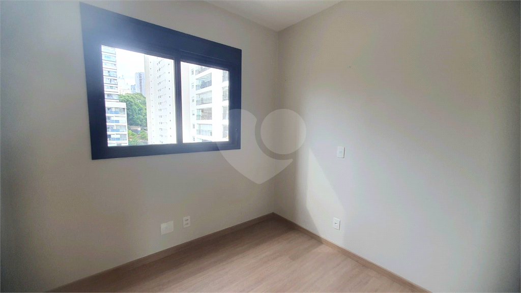 Apartamento 3 quartos (1 suíte) à venda em Pinheiros – 58m², andar alto, varanda, 1 vaga – pronto para morar