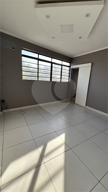 Predio Comercial com 4 andares, elevador e entrada Trifasica, próximo ao Trimais e Andorinha