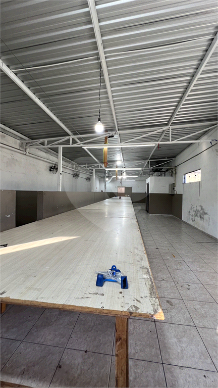 Predio Comercial com 4 andares, elevador e entrada Trifasica, próximo ao Trimais e Andorinha