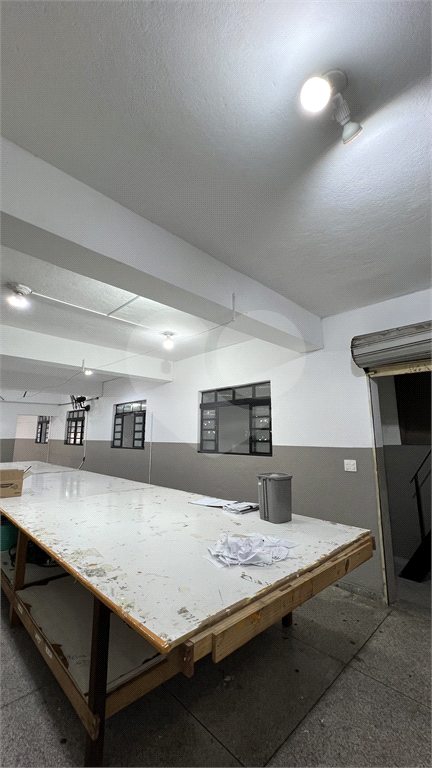 Predio Comercial com 4 andares, elevador e entrada Trifasica, próximo ao Trimais e Andorinha