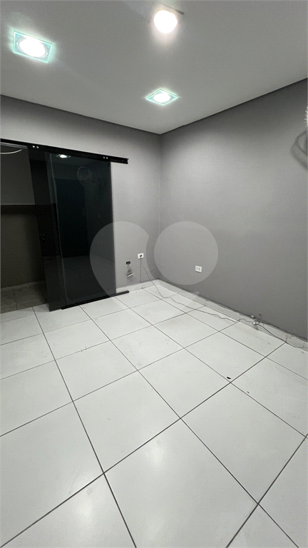 Predio Comercial com 4 andares, elevador e entrada Trifasica, próximo ao Trimais e Andorinha
