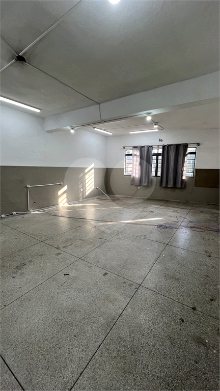 Predio Comercial com 4 andares, elevador e entrada Trifasica, próximo ao Trimais e Andorinha