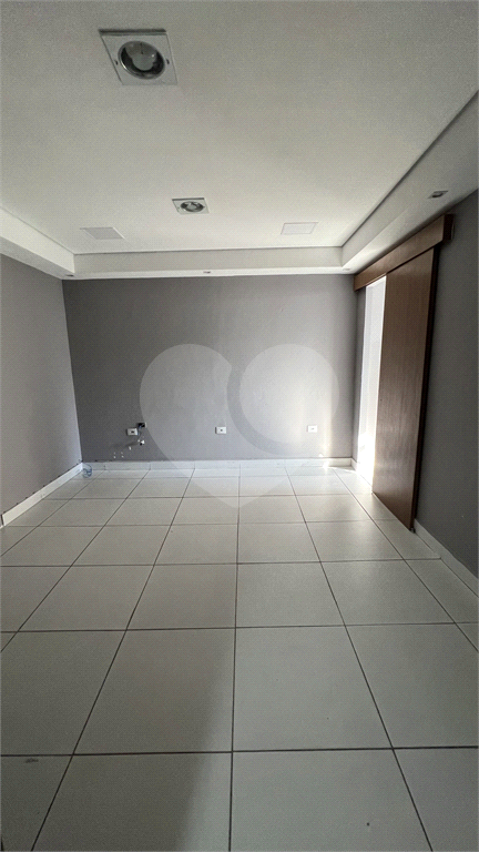 Predio Comercial com 4 andares, elevador e entrada Trifasica, próximo ao Trimais e Andorinha