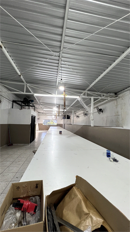 Predio Comercial com 4 andares, elevador e entrada Trifasica, próximo ao Trimais e Andorinha