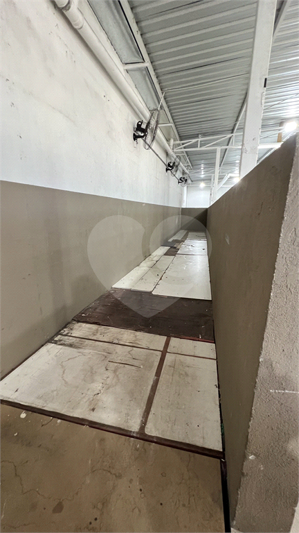 Predio Comercial com 4 andares, elevador e entrada Trifasica, próximo ao Trimais e Andorinha