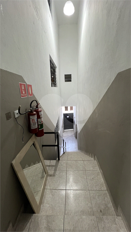 Predio Comercial com 4 andares, elevador e entrada Trifasica, próximo ao Trimais e Andorinha