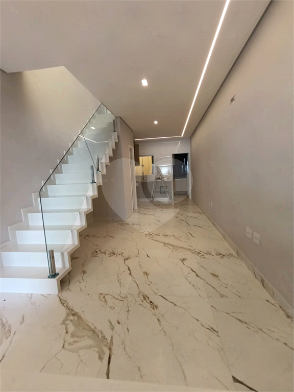 SOBRADO GEMINADO MODERNO E SOFISTICADO — PRONTO PARA MORAR!
