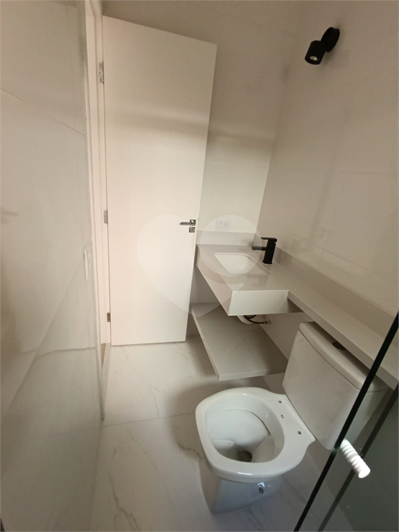 SOBRADO GEMINADO MODERNO E SOFISTICADO — PRONTO PARA MORAR!