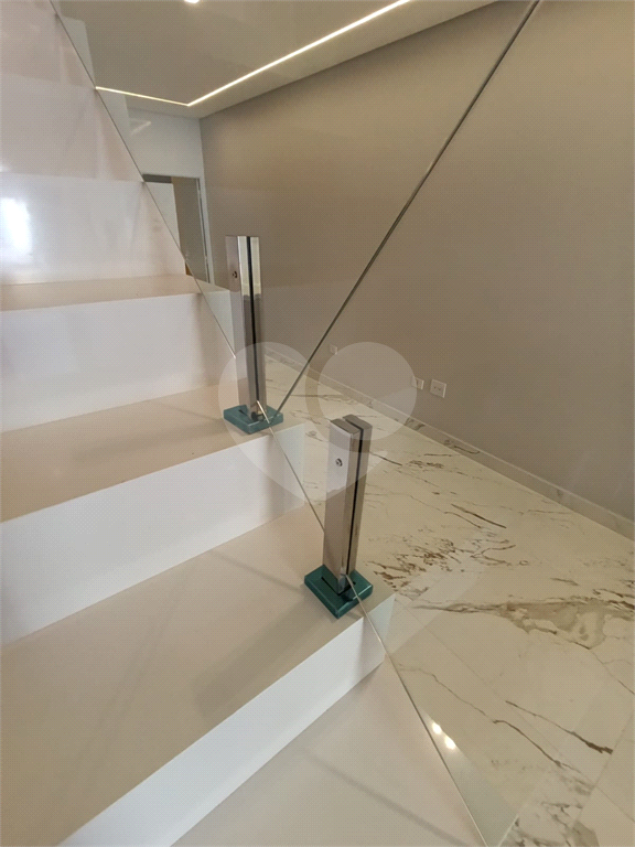 SOBRADO GEMINADO MODERNO E SOFISTICADO — PRONTO PARA MORAR!