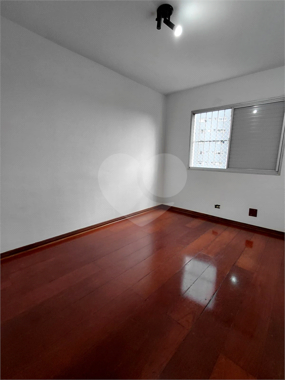 Apartamento à venda em Santana 2 dormitórios com vaga