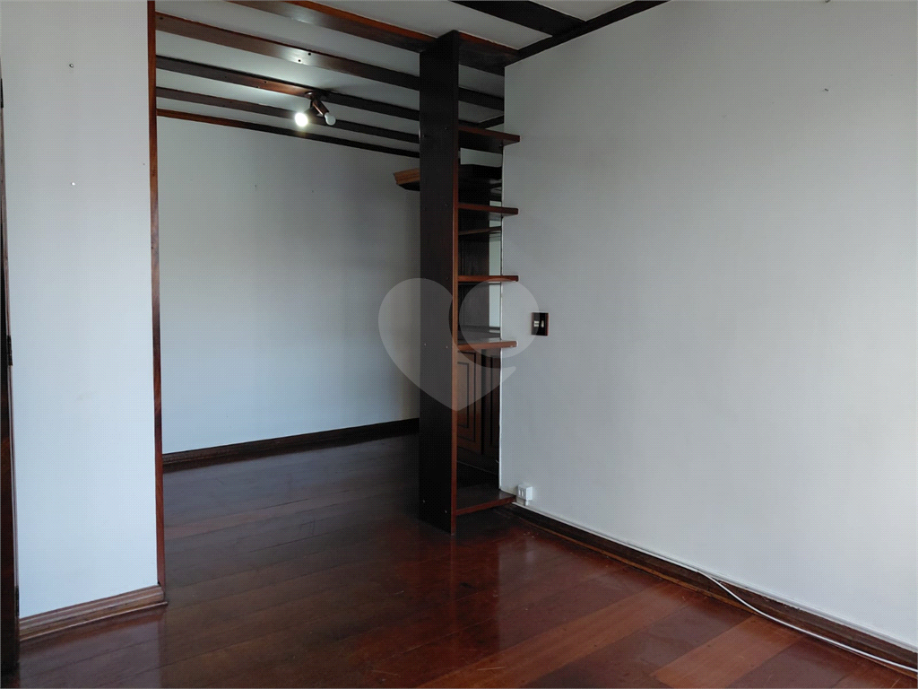 Apartamento à venda em Santana 2 dormitórios com vaga